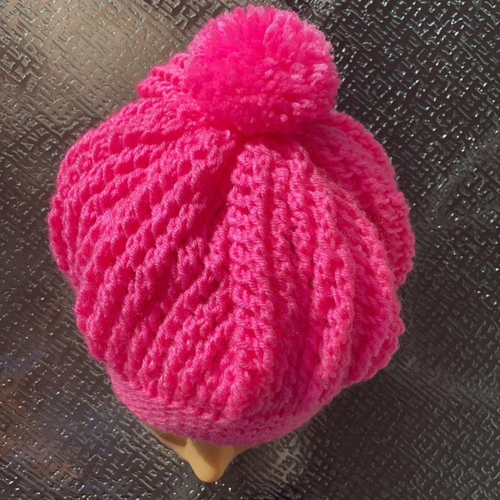 Handus Hand knit women’s Beanie %100 acrylic pink beanie